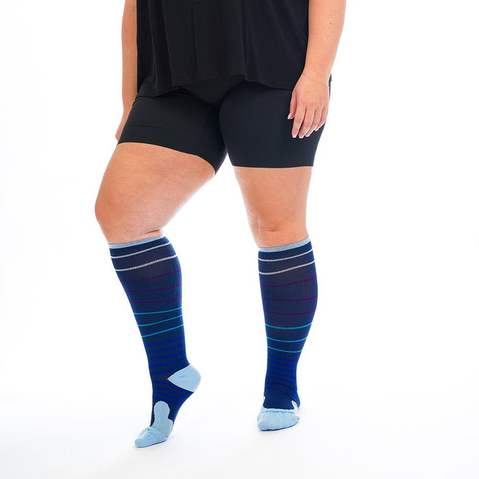 Marathon Wide - Calf, Navy Blue Lines - PRO Compression